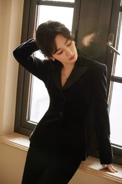 离婚后，霸总天天想娶我高清播放