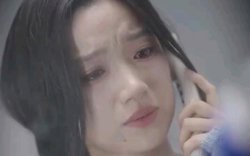 她死后，薄爷跪在墓碑前哭成狗在线观看