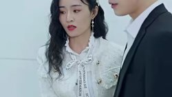 离婚后夫人她成了大佬高清播放