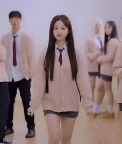 我的女朋友和我三个妹妹们高清播放