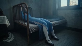 女学生倩倩遭汉奸强暴，悲惨命运泪目日剧高清播放