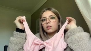 美国网红试穿比基尼，哪套最撩人？黑种女人电影免费观看高清播放