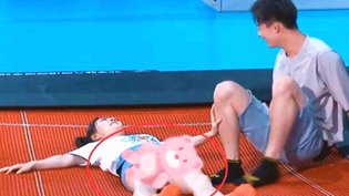 徐璐超短裙曝光生理期，导演急打码2026必看十部电视剧高清播放