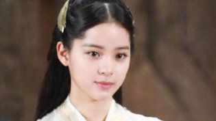 王源害羞谈感情戏，欧阳娜娜探班大秀绝技樱桃成熟了