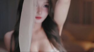 米娜白丝美腿，惊艳全场月鳞绮纪 电视剧高清播放