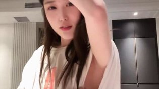 主播忘穿裤子和口罩?辣眼现场!依依影院在线观看免费播放电视剧8集