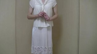 少女脱下衬衫，意外画面太迷人小小水蜜桃高清播放