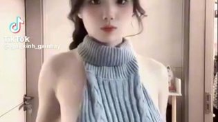 白色连衣裙甜妹，长腿女神小性感爆表日韩电影电视剧在线播放高清播放