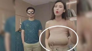 网红直播翻车,胸部滑落至肚脐太尴尬少女和大叔的韩国悬疑电影