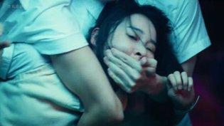 富二代侵犯少女，男友被叫来围观在线看免费播放片高清在线观看