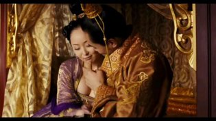 大胸吻戏:这年代穿衣这么火辣?我家的小妹刚满十八岁是哪首歌