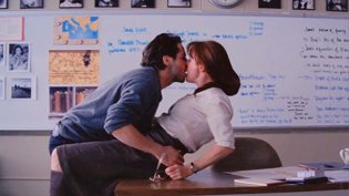 男学生与女老师秘密情缘成人短剧《重生之我不是舔狗》高清播放