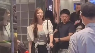 白峰美羽顶级建模，颜值天花板！女镖客1免费高清在线观看高清播放