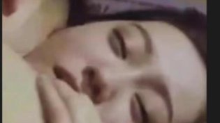 女孩被迫与多人打扑克，真相令人发指老狼在线观看免费播放电视剧大全