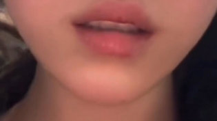 你异地女友突然打来视频电话蜜桃网在线观看