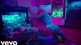 Iggy Azalea携手Tyga新单《Kream》在线观看最新免费韩剧电影高清播放
