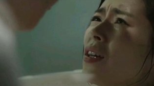 浴缸中被强压，少女惨遭蹂躏女仆餐厅在线观看