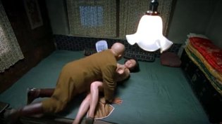 鬼子摔输怒火难泄，竟对部下媳妇下手红桃视频高清播放
