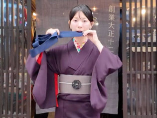 日本小姐姐的迷惑行为，你猜在干嘛？上流社会电影高清完整版在线观看