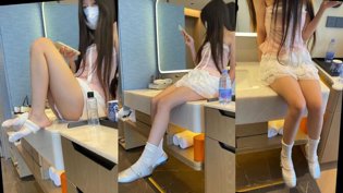 女大学生足拍，感觉太绝了人人视频高清播放