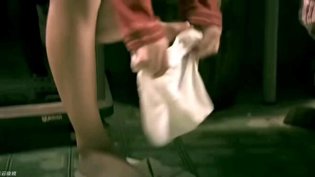 养父侵犯11岁女孩,母亲冷漠旁观好看的韩国电影推荐
