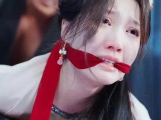 被撕衣瞬间，她的绝望无人能懂77在线观看免费播放电视剧2023年上映