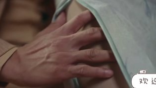 叔嫂禁忌偷情《她的伪装》，从强吻到顺从，纯欲吻戏炸裂好看电影网高清播放