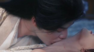 疯批王爷强吻丫鬟,浴缸吻超欲停不下来高清在线视频免费观看电视剧