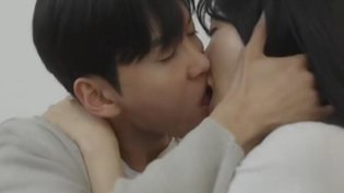高甜吻戏甜到齁，看完想恋爱！胸大的姑娘高清播放